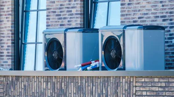 What Homeowners Should Know About How HVAC Contractors Diagnose Short Cycling