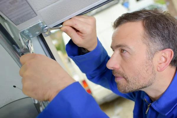 Smart Home Benefits of Modern Garage Door Installation